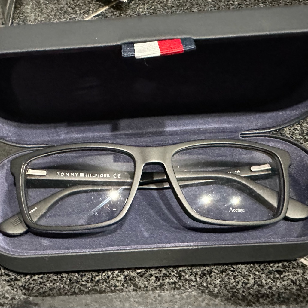 Th Glasses